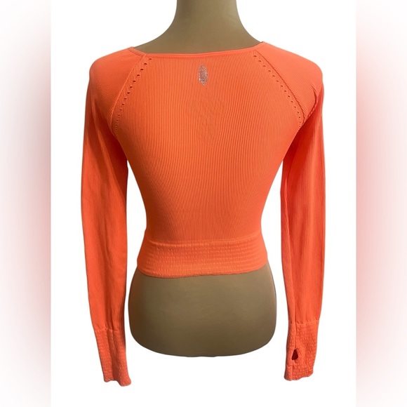 Free People FP Movement Cut It Out Long-Sleeve Size M/L - Picture 5 of 15